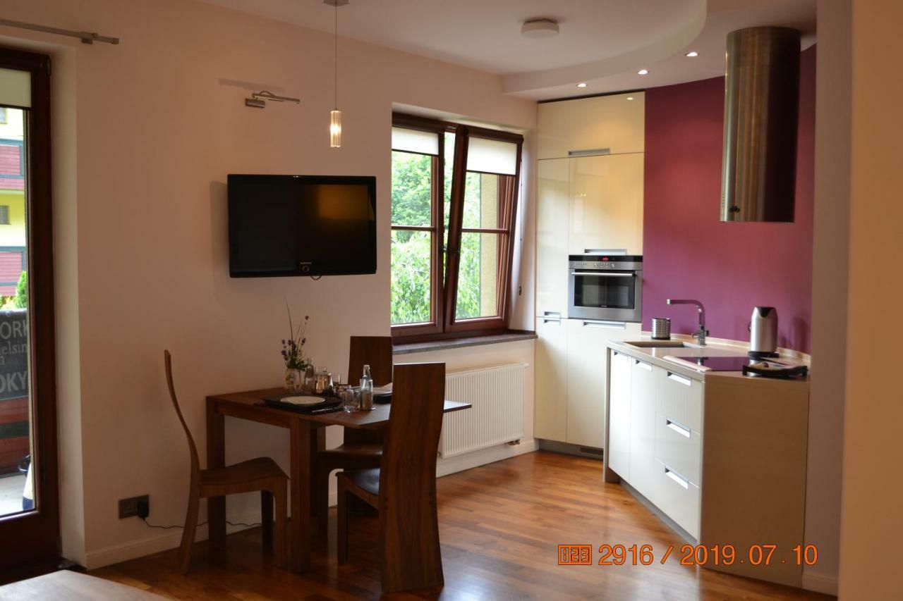 Apartament Parkowa Polana Z Ogrodem Apartment Polanica-Zdrój Exterior foto